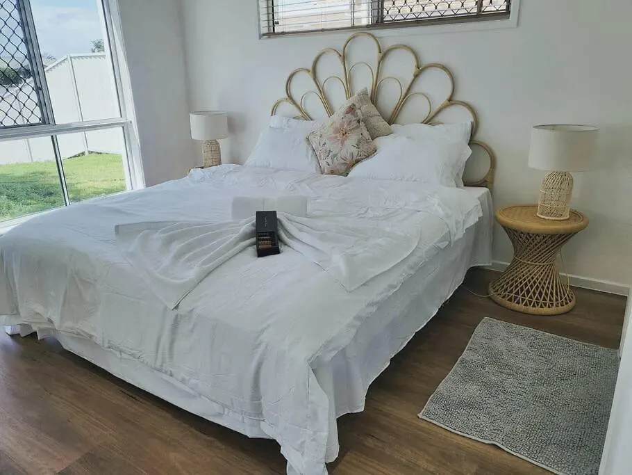 Waterfront Holiday Home Banksia Beach Australia