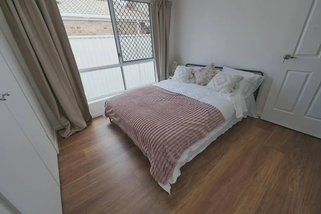 Waterfront Holiday Home Banksia Beach 0*,