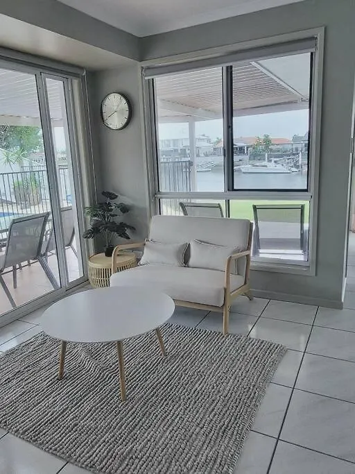 Waterfront Holiday Home Banksia Beach 0*,