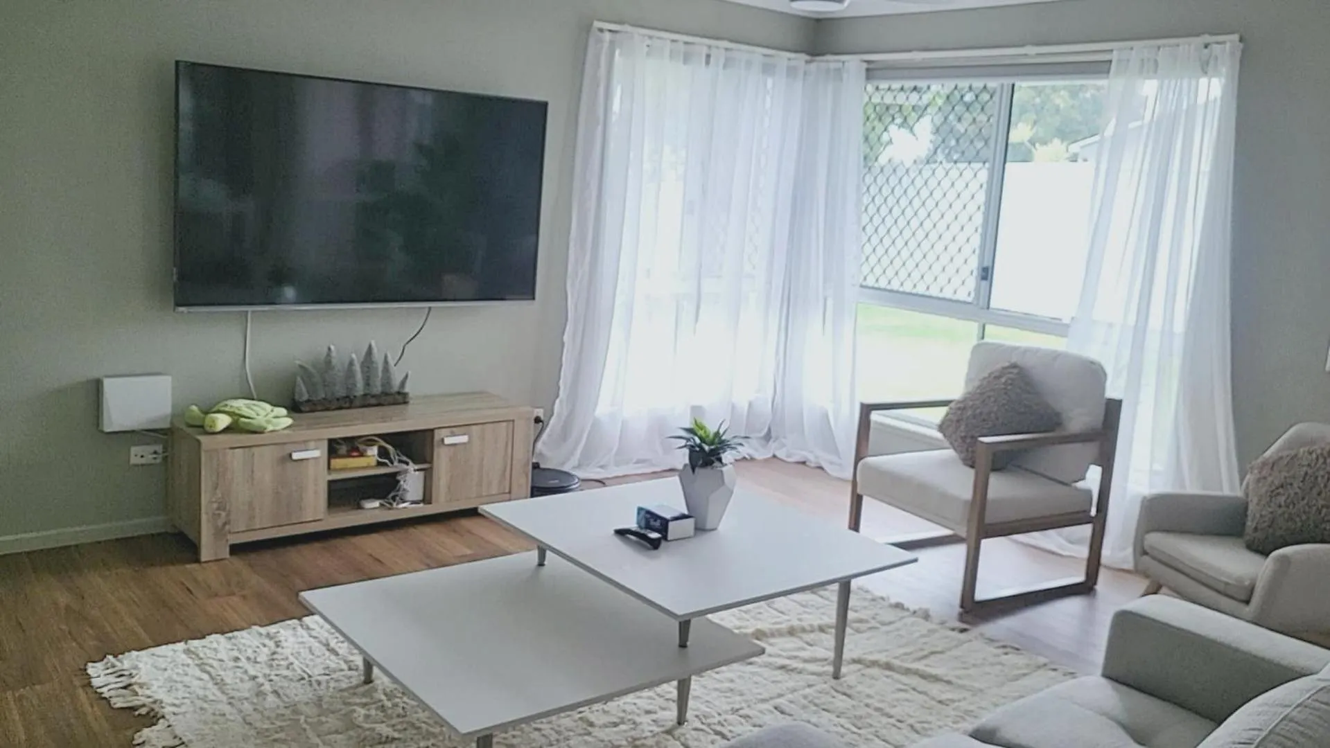 Waterfront Holiday Home Banksia Beach Apartment
